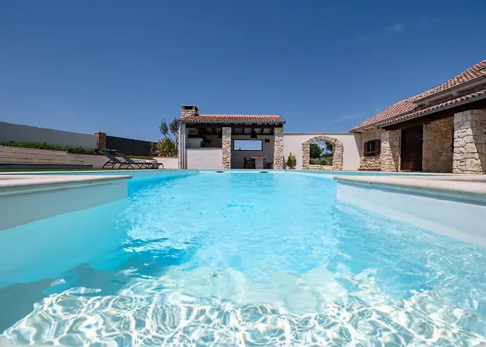 Casa Di Nikola