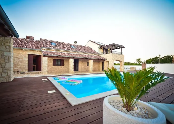 Casa Di Nikola