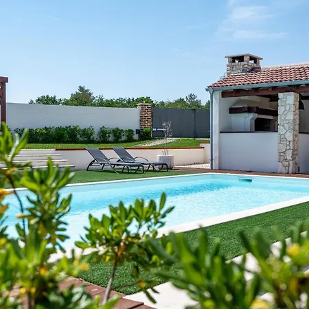 Casa Di Nikola *